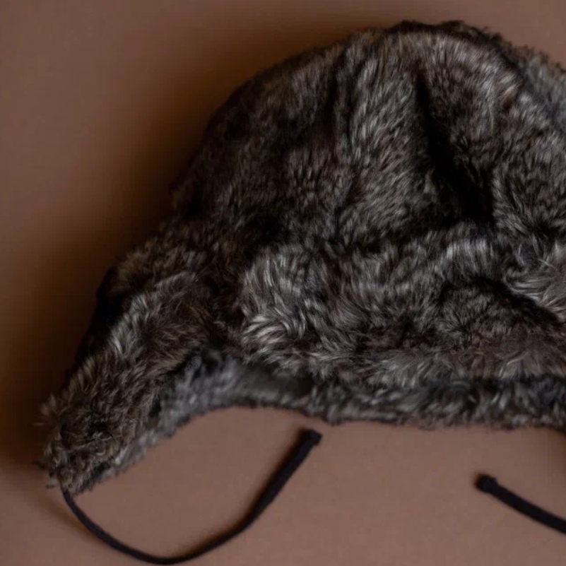 Меховая шапка ушанка