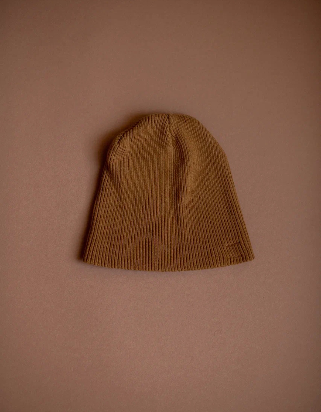 Шапка коричневая .