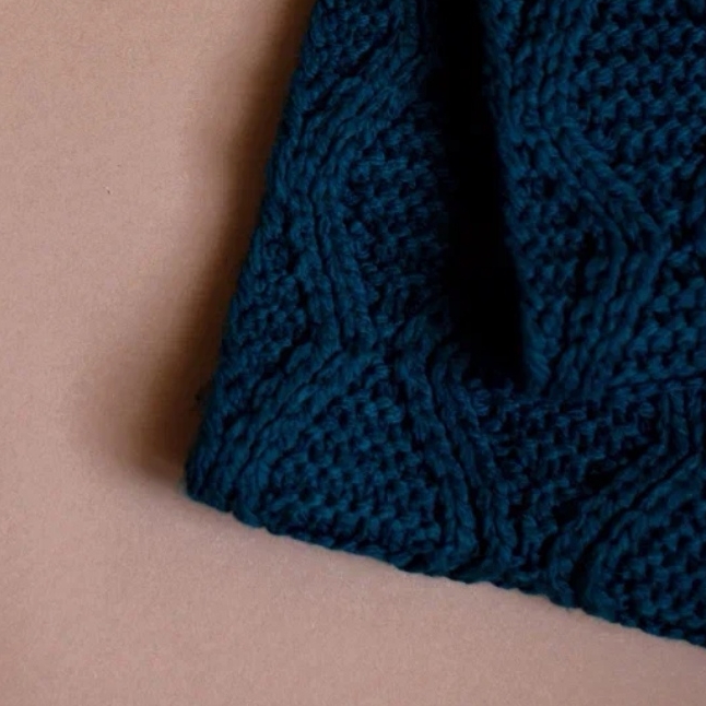 Снуд синий вязаный