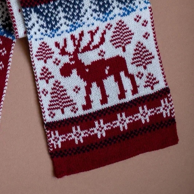 Шарф новогодний с оленем