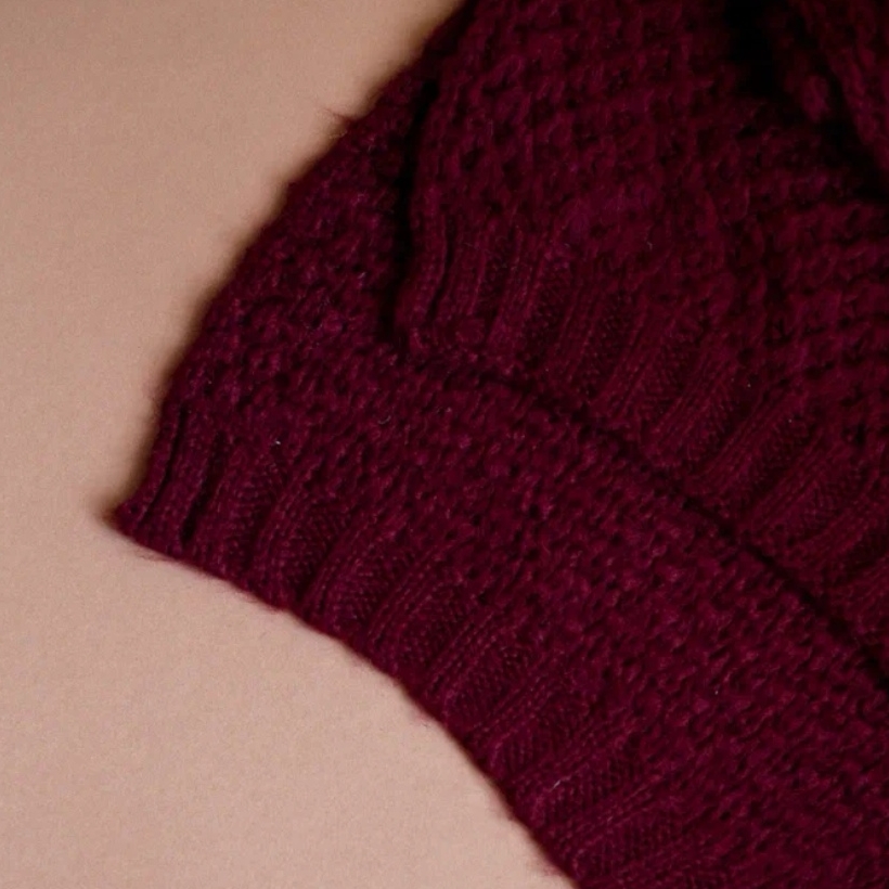 Шарф бордовый вязаный