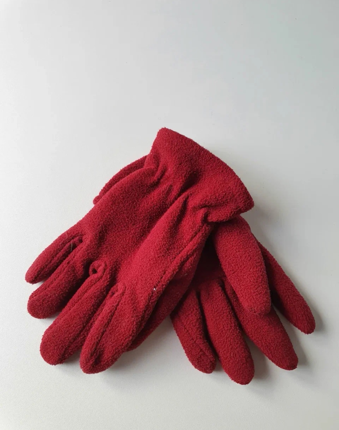 Перчатки красные