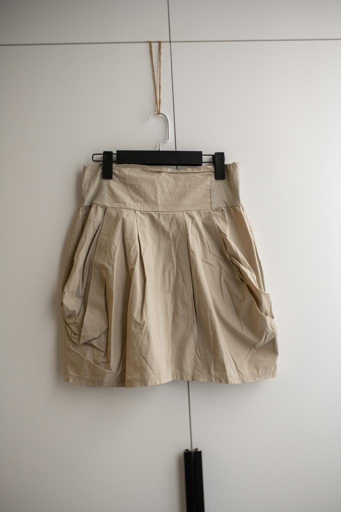 Юбка объемная M