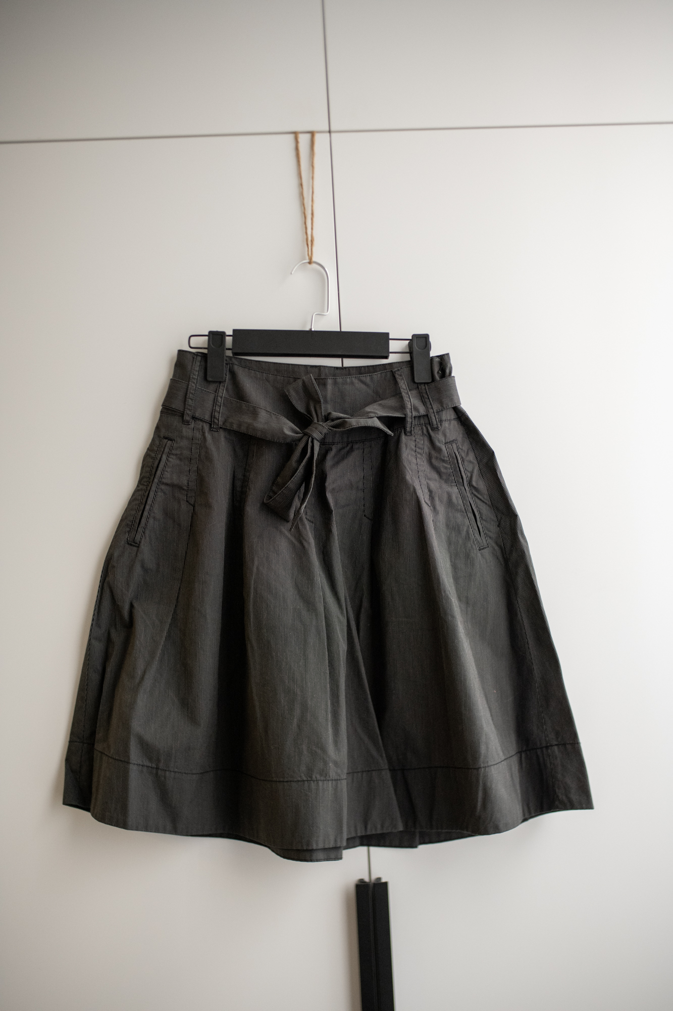 Юбка в тонкую полоску M