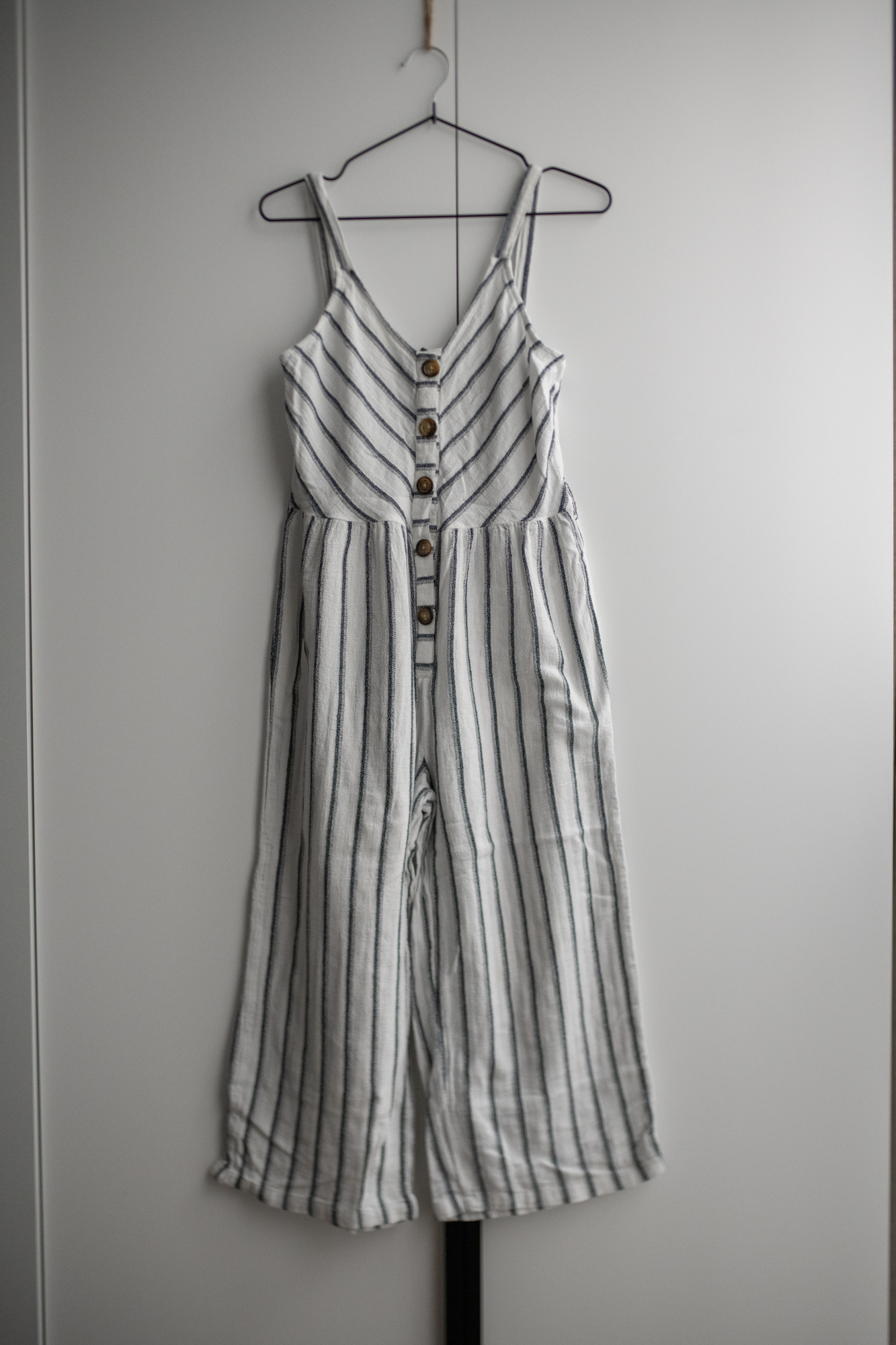 Комбинезон на лямках в полоску S