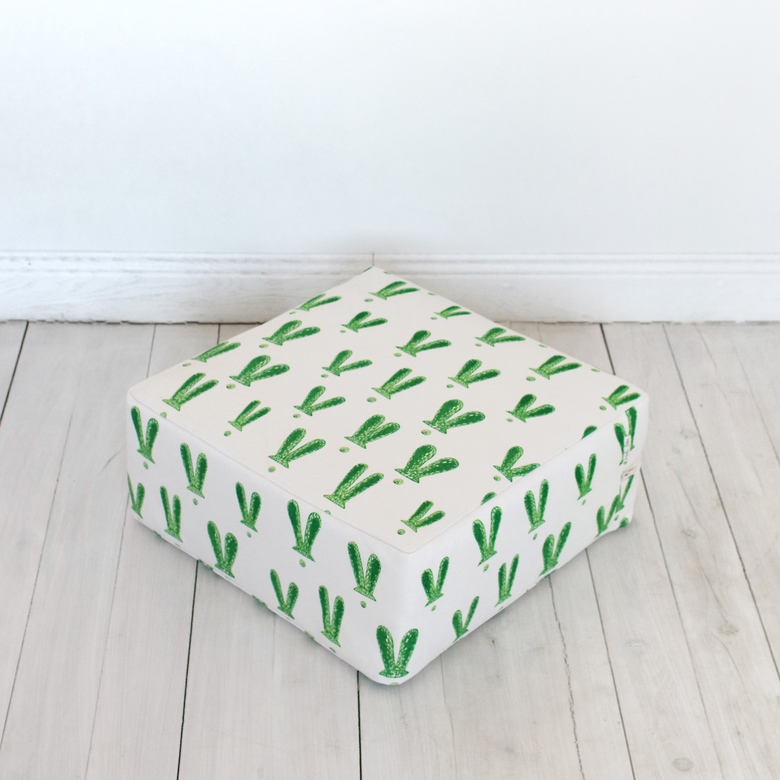 НАПОЛЬНАЯ ПОДУШКА С УШКАМИ