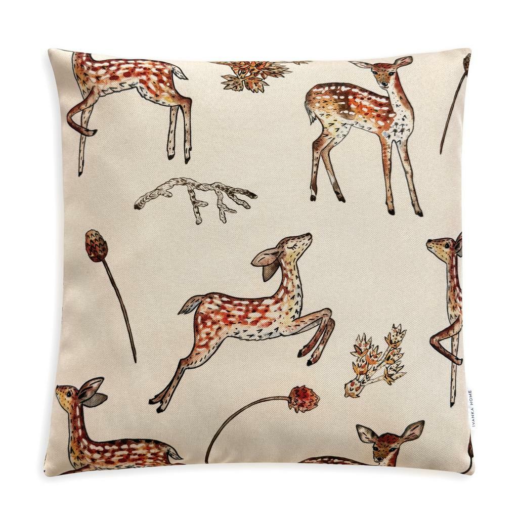 ПОДУШКА  С ОЛЕНЯТАМИ