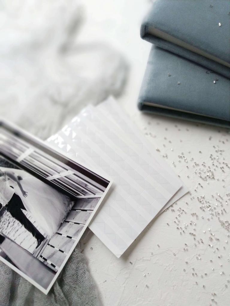 ФОТОУГОЛКИ КЛЕЕВЫЕ ПРОЗРАЧНЫЕ НА БЕЛОЙ ОСНОВЕ