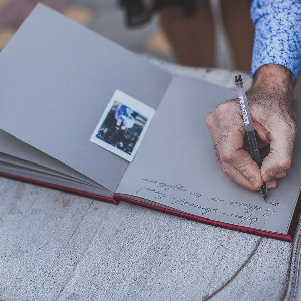 КНИГА ПОЖЕЛАНИЙ 20х20СМ БАРХАТНАЯ (ЛЮБОЙ ЦВЕТ ОБЛОЖКИ)