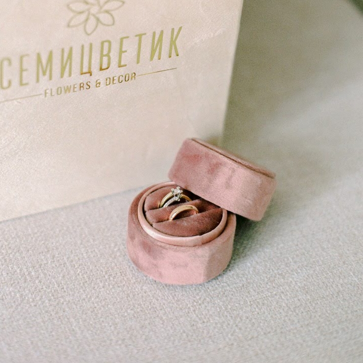 БАРХАТНАЯ КОРОБОЧКА ДЛЯ КОЛЕЦ КРУГЛАЯ (ЛЮБОЙ ЦВЕТ БАРХАТА)