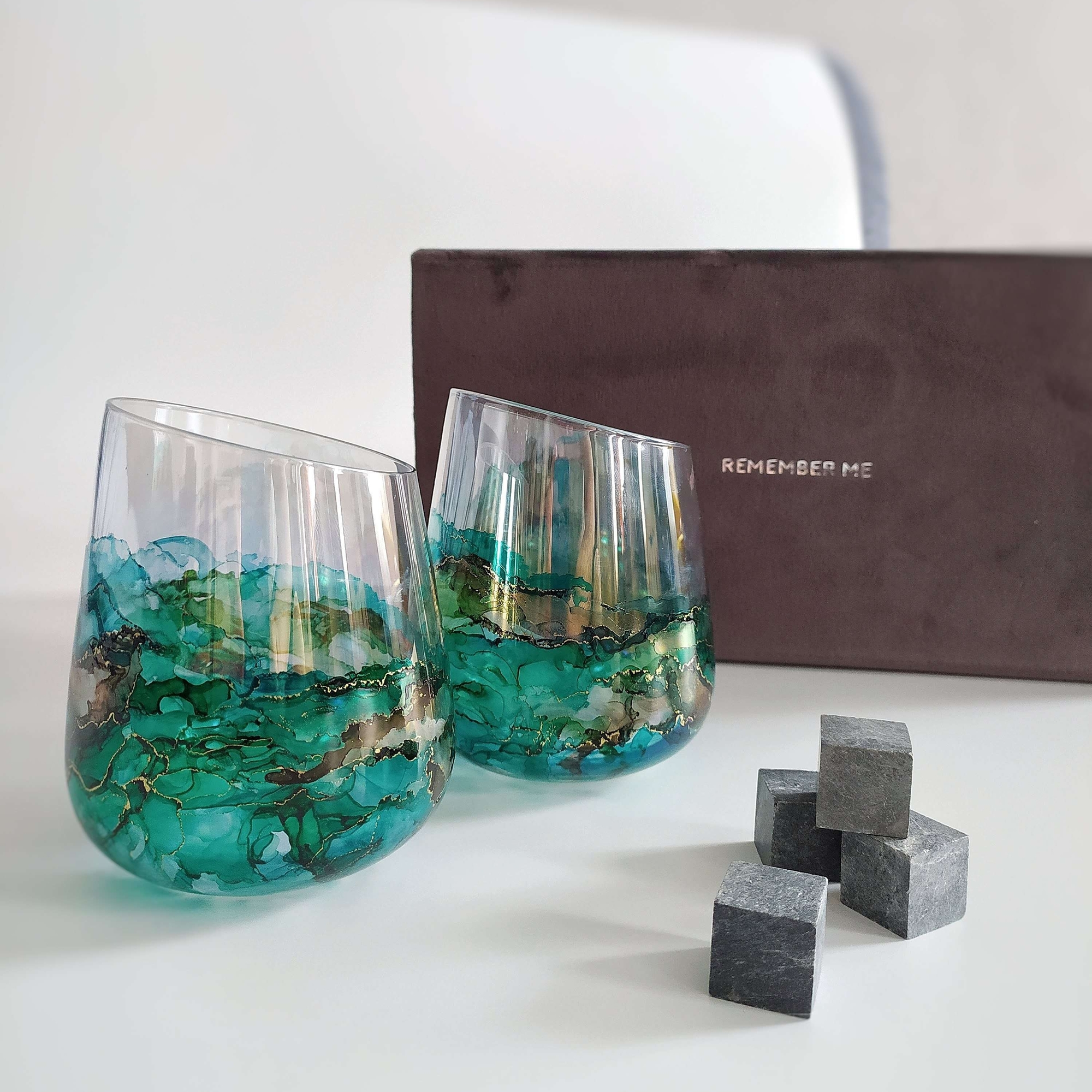 ПОДАРОЧНЫЙ НАБОР "ИЗУМРУДНЫЙ" С БОКАЛАМИ ДЛЯ КРЕПКИХ НАПИТКОВ  В БАРХАТНОМ КОРОБЕ