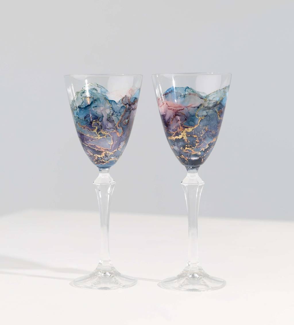 Бокалы для вина и шампанского