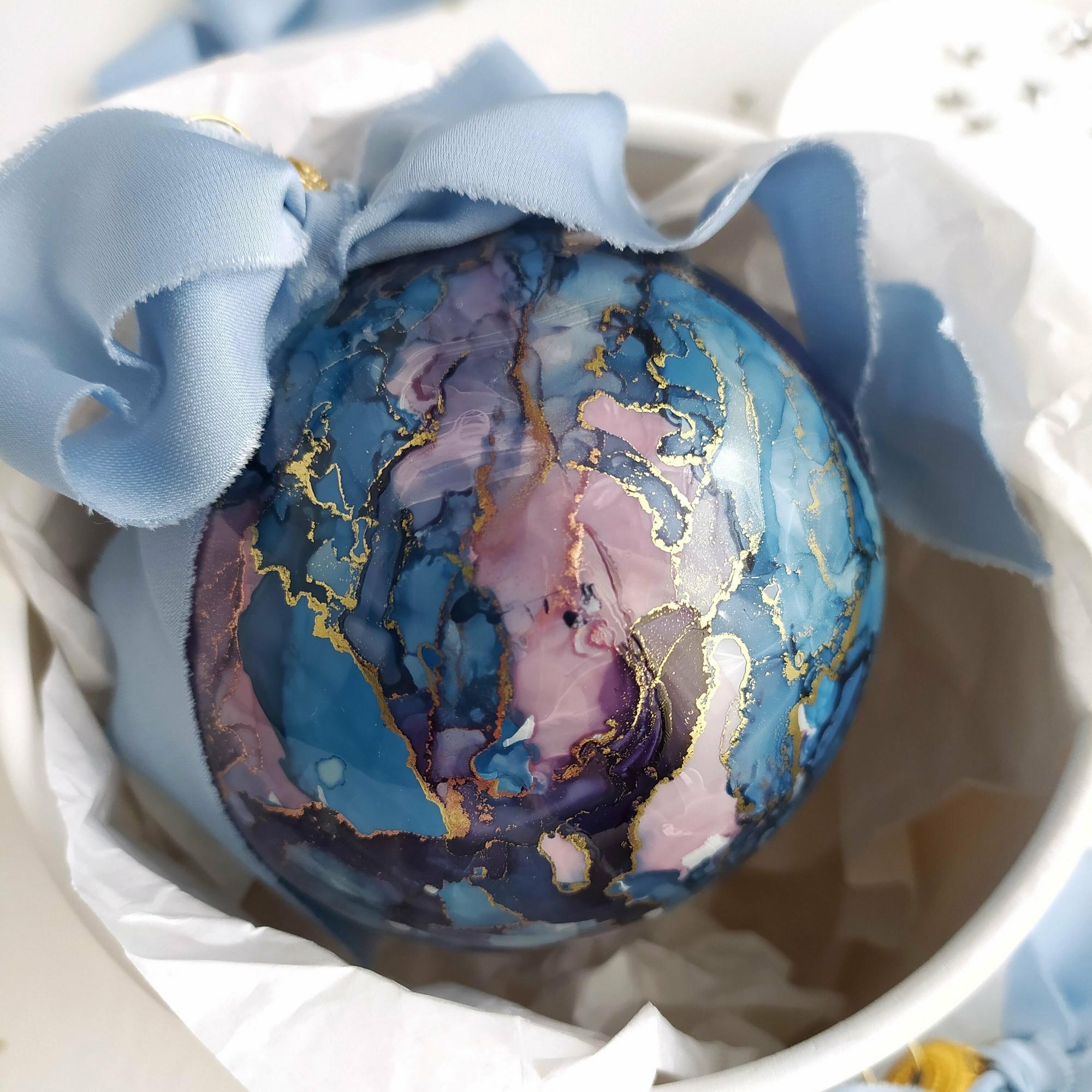 НОВОГОДНЯЯ ИГРУШКА НА ЕЛКУ РУЧНОЙ РАБОТЫ, ШАР "ФЛЮОРИТ"