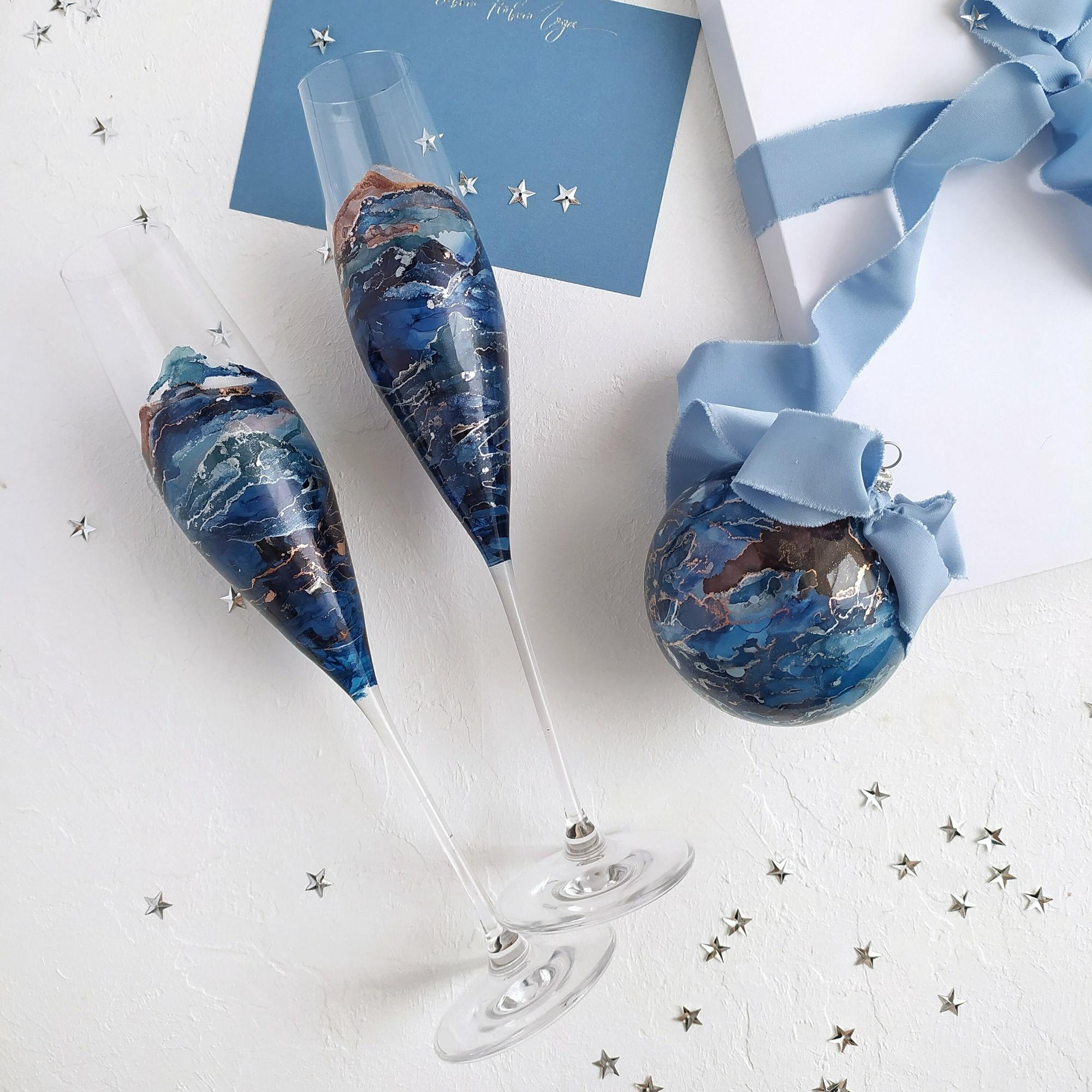 ПОДАРОЧНЫЙ НАБОР БОКАЛЫ СВОН С ЕЛОЧНЫМ ШАРОМ, "ЛАЗУРИТ"