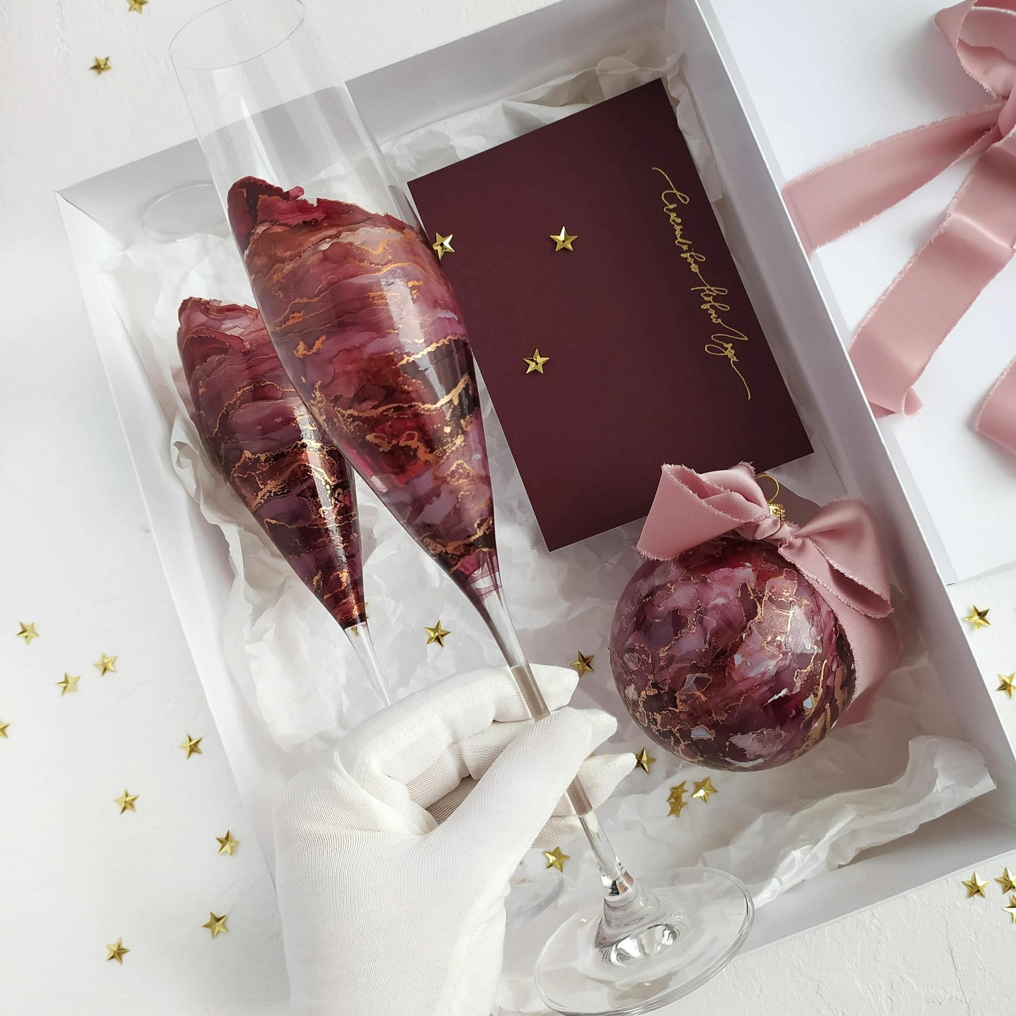 ПОДАРОЧНЫЙ НАБОР БОКАЛЫ СВОН С ЕЛОЧНЫМ ШАРОМ, "МЕДНЫЙ"