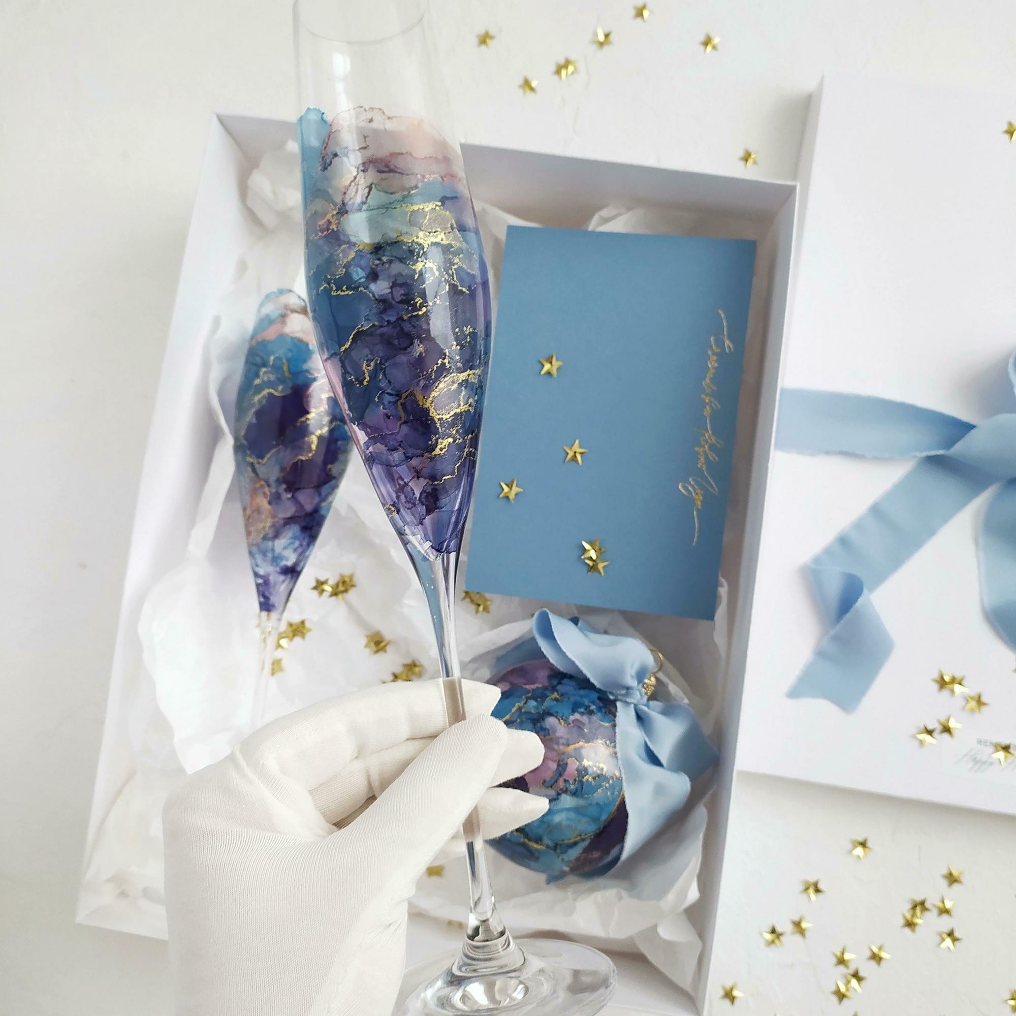 ПОДАРОЧНЫЙ НАБОР "БОКАЛЫ СВОН С ЕЛОЧНЫМ ШАРОМ, (ЛЮБОЙ ЦВЕТ)