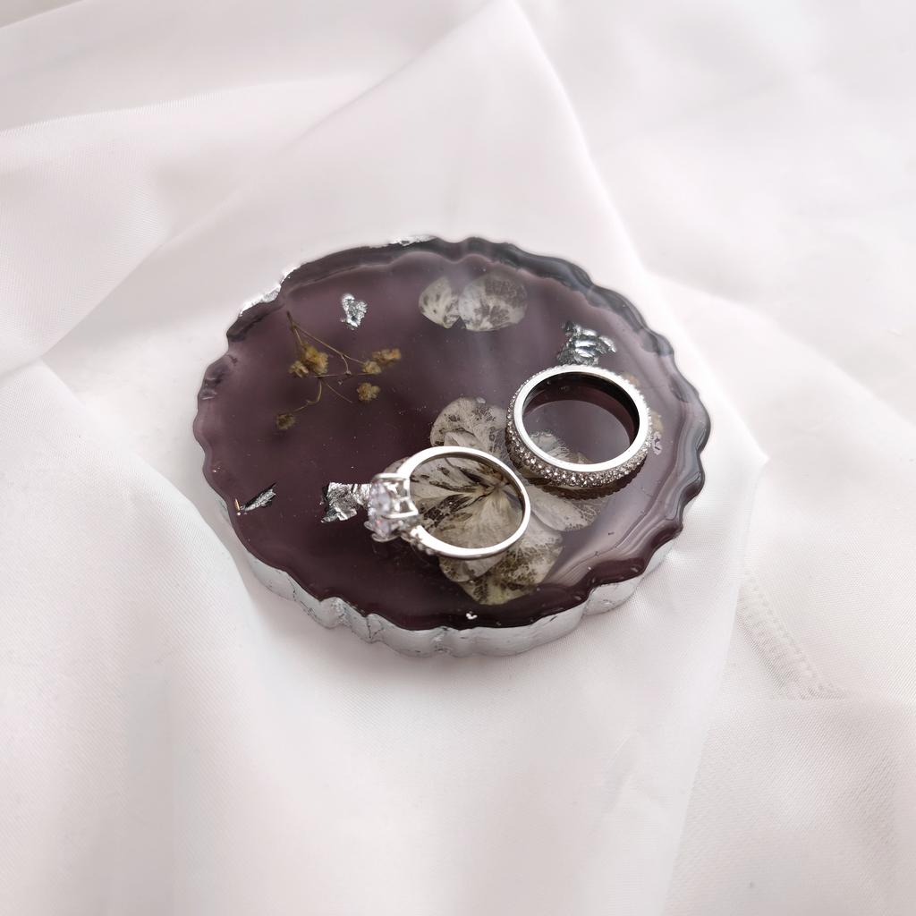 ПОДНОСИК ДЛЯ КОЛЕЦ "ЦВЕТОЧНЫЙ ЧЕРНЫЙ"