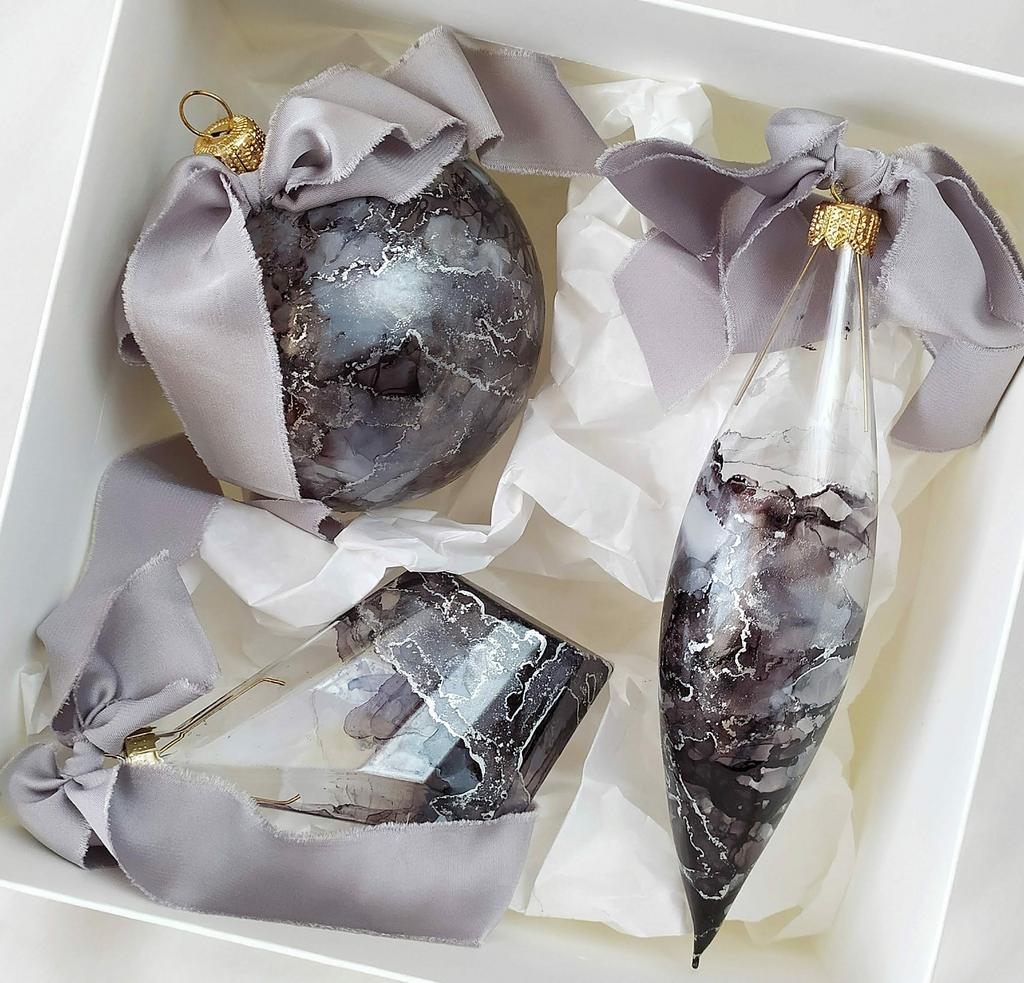 НАБОР НОВОГОДНИХ ИГРУШЕК НА ЕЛКУ РУЧНОЙ РАБОТЫ,  "ОПАЛ"