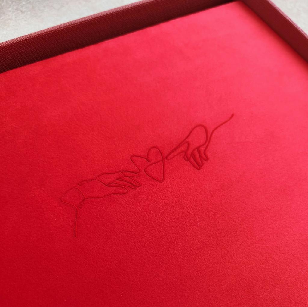 ФОТОАЛЬБОМ | КНИГА ПОЖЕЛАНИЙ 30Х30 СМ С ПОДАРОЧНЫМ КОРОБОМ, БРУСНИЧНЫЙ