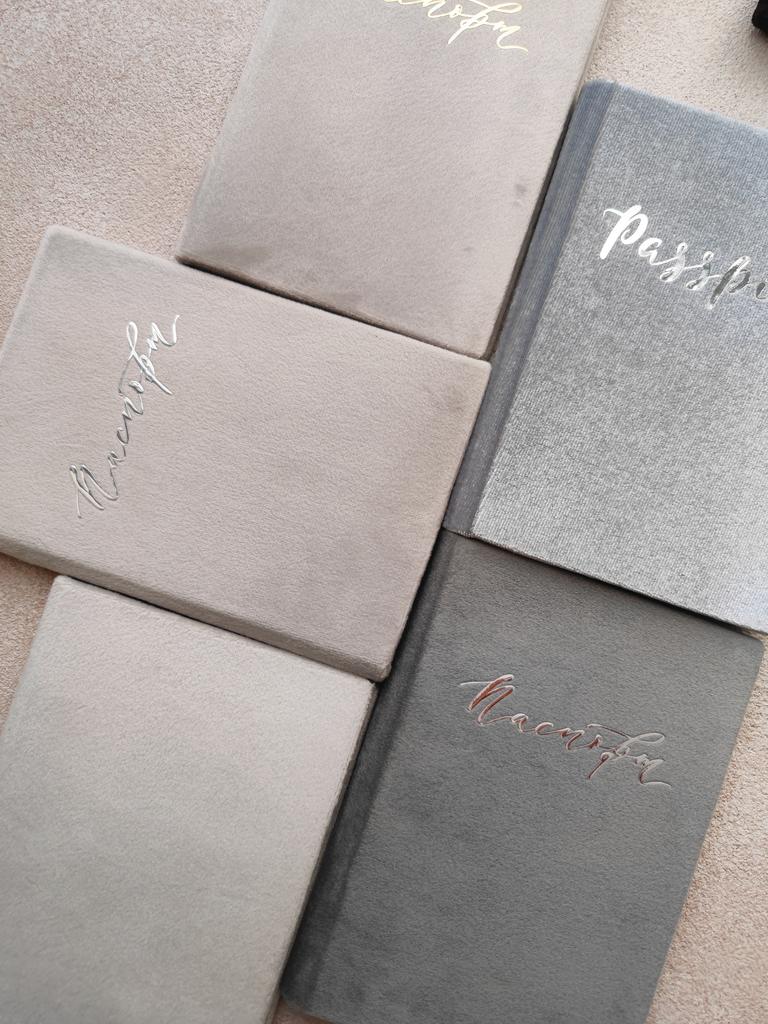 БАРХАТНЫЕ ОБЛОЖКИ НА ПАСПОРТ В СЕРЫХ ОТТЕНКАХ