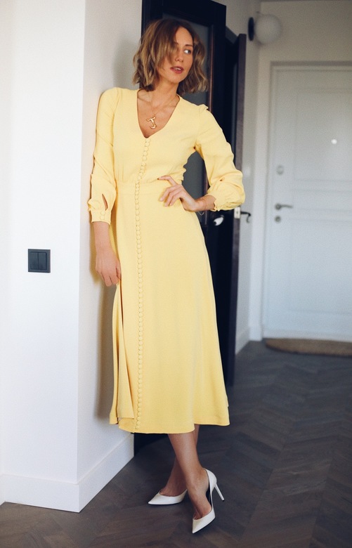ЖЕЛТОЕ ПЛАТЬЕ А-СИЛУЭТА