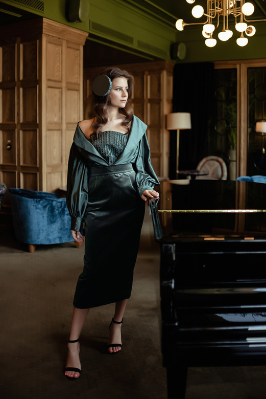 БАРХАТНАЯ ЮБКА-КАРАНДАШ В ДЛИНЕ МИДИ