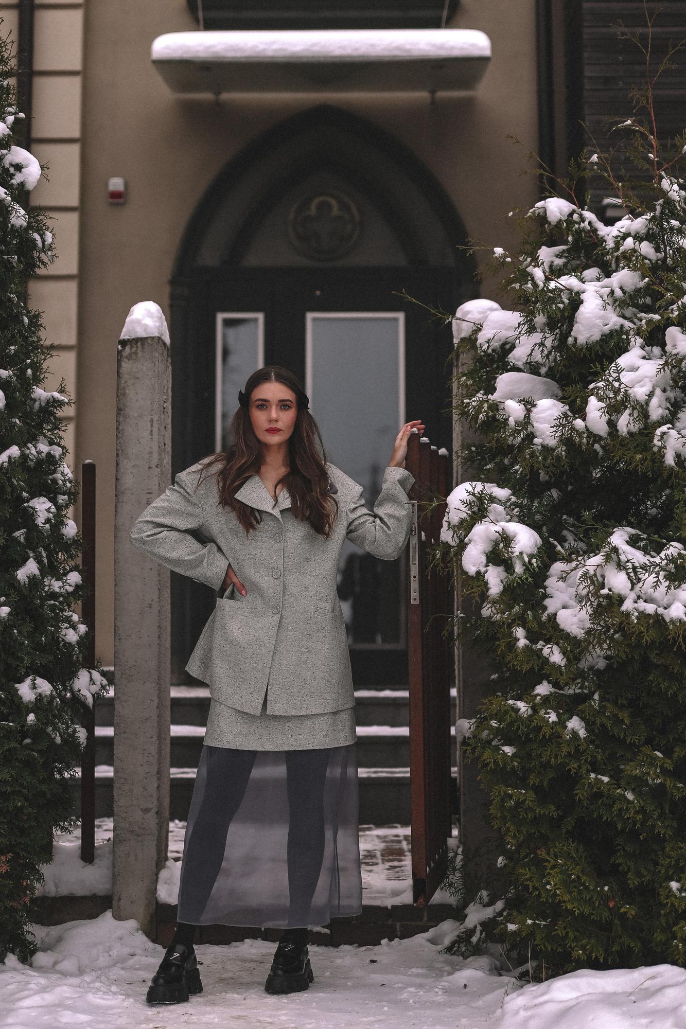 КОСТЮМ С ШЕЛКОВОЙ ОРГАНЗОЙ