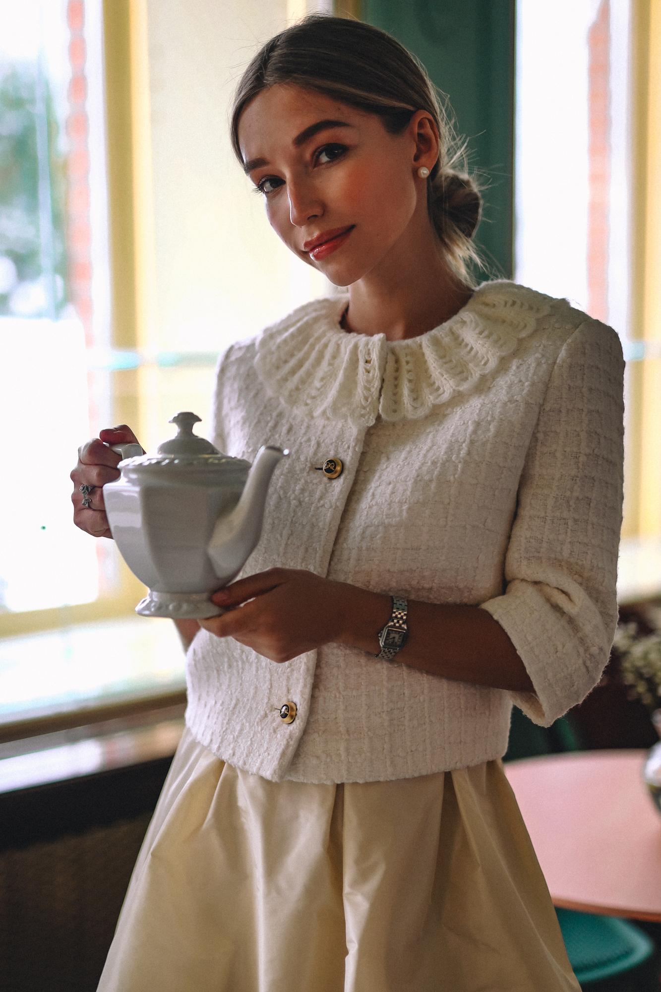 ЖАКЕТ ИЗ МОЛОЧНОГО ТВИДА