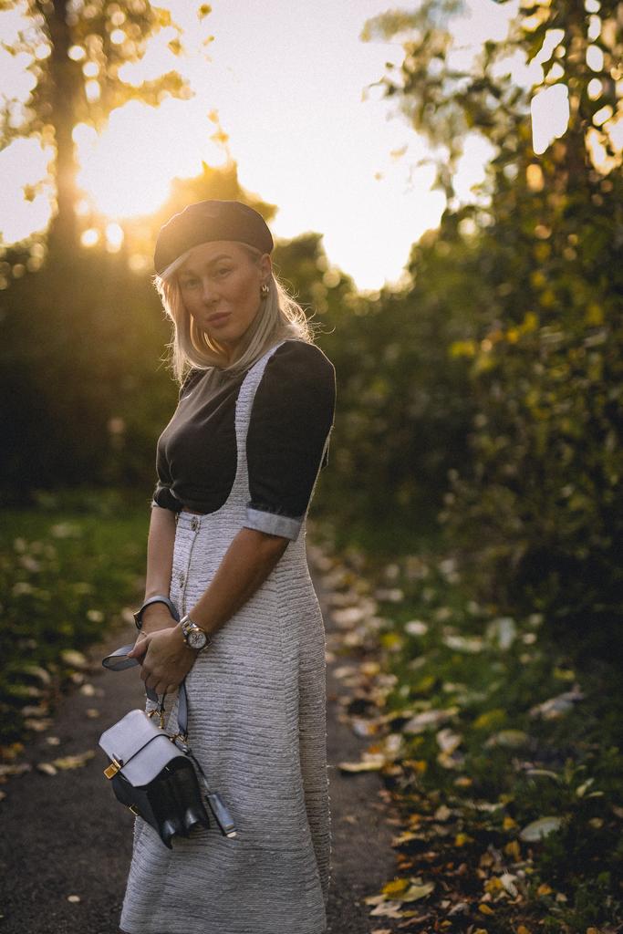 САРАФАН ИЗ МОЛОЧНОГО ТВИДА