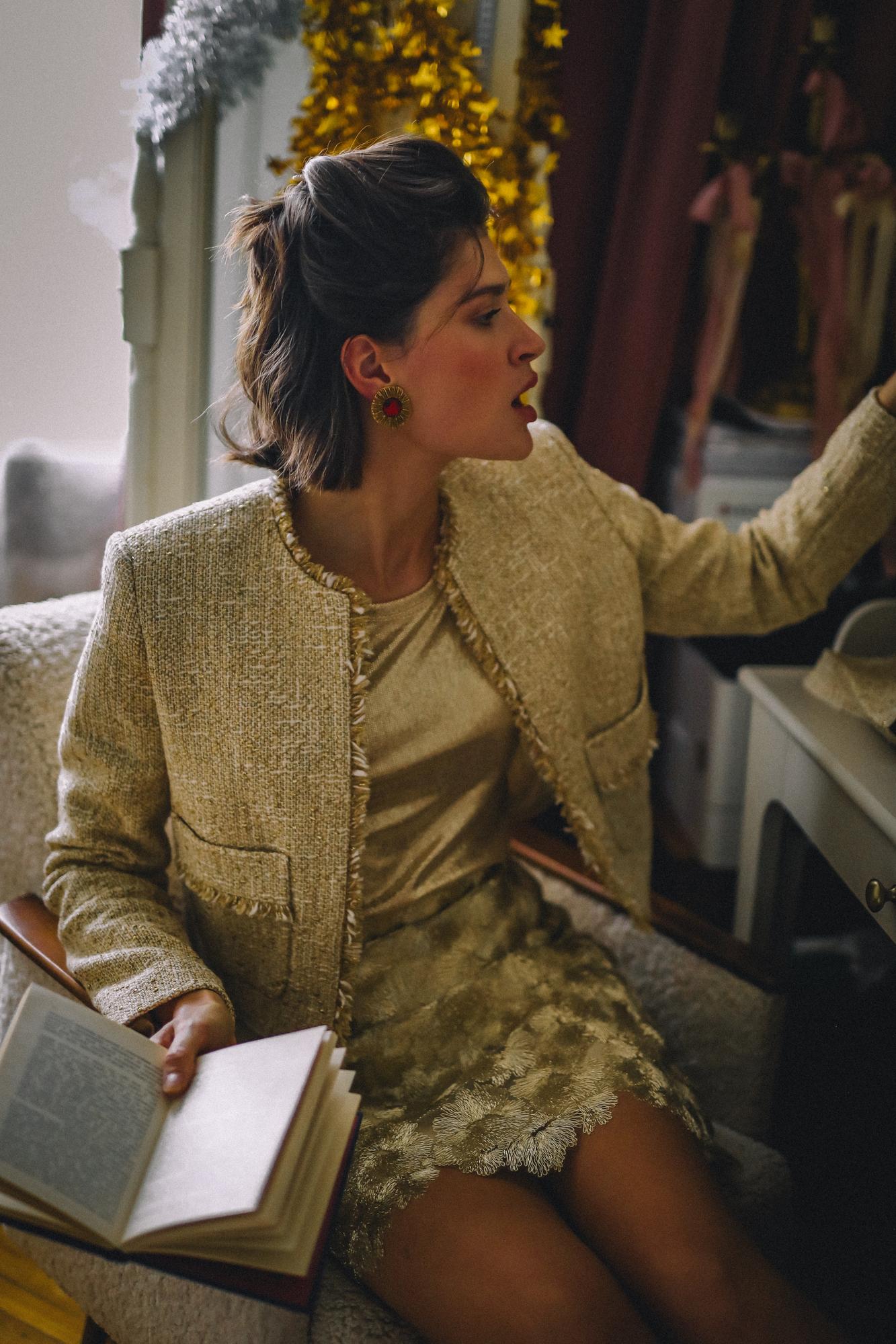 ЖАКЕТ ИЗ ЗОЛОТОГО ТВИДА