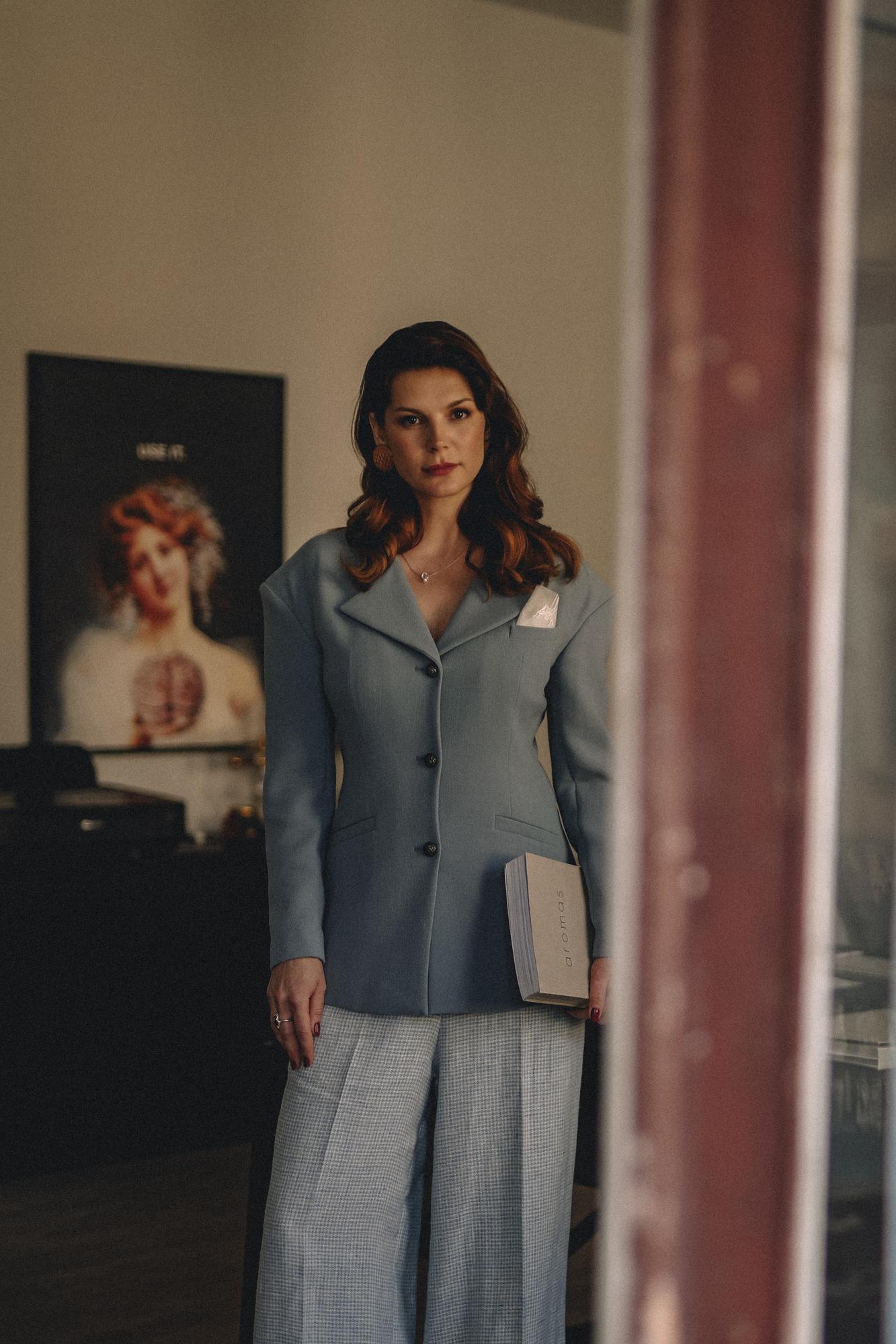 ЖАКЕТ АРХИТЕКТУРНОГО КРОЯ ДЖИНСОВОГО ОТТЕНКА