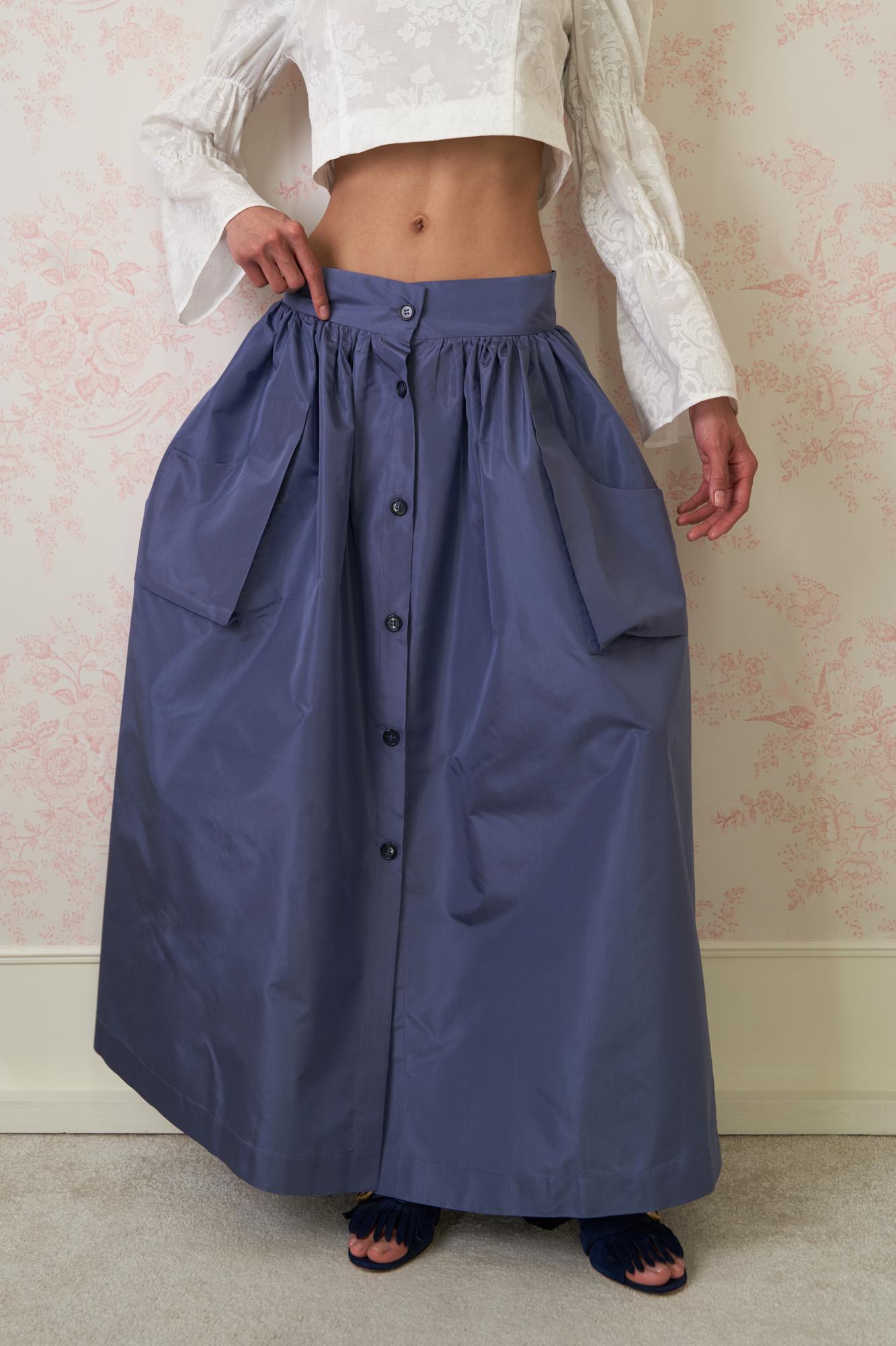 ЮБКА С ОБЪЁМНЫМИ КАРМАНАМИ ИЗ ТАФТЫ