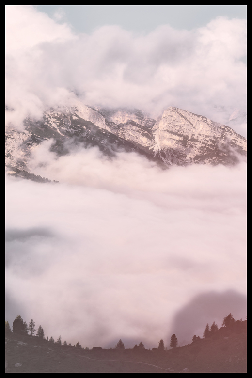 Постер Горы В Тумане