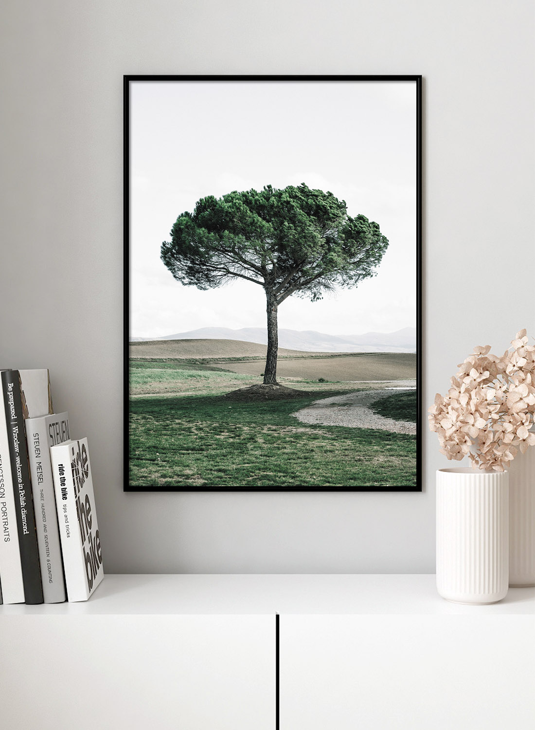 Постер Дерево В Поле