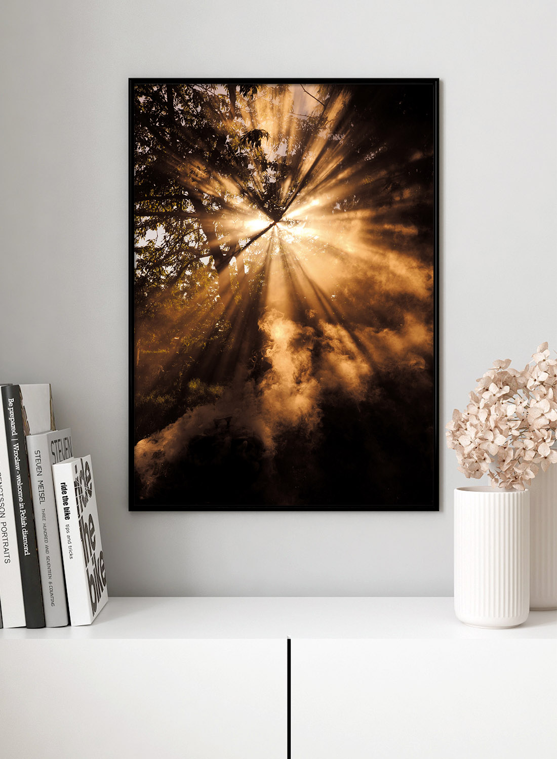 Постер Лучи Сквозь Деревья