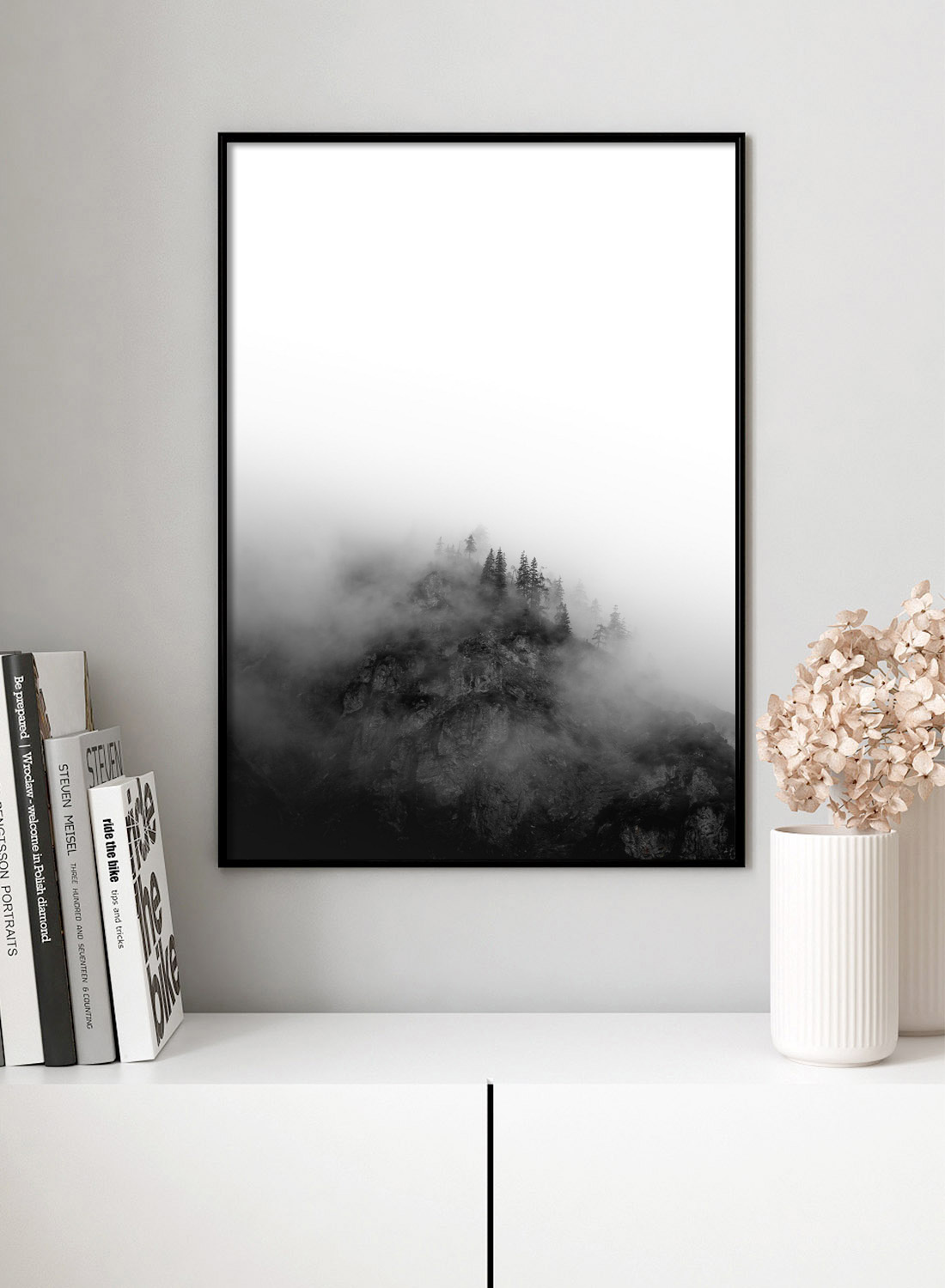 Постер Темные Горы В Тумане