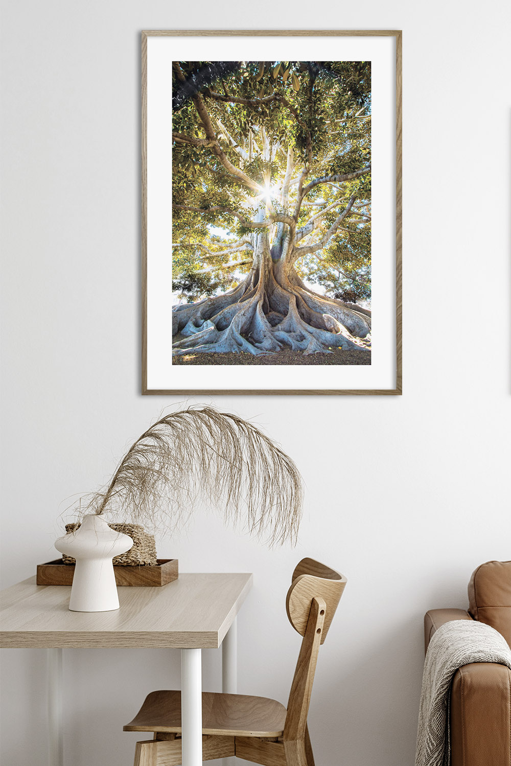 Постер Солнце Сквозь Дерево