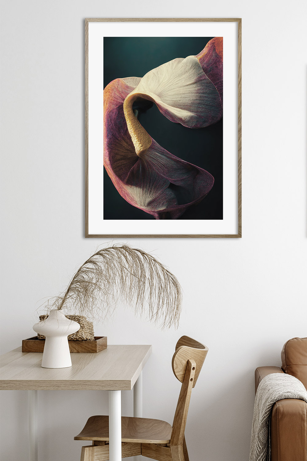 Постер Цветок На Темном Фоне #2