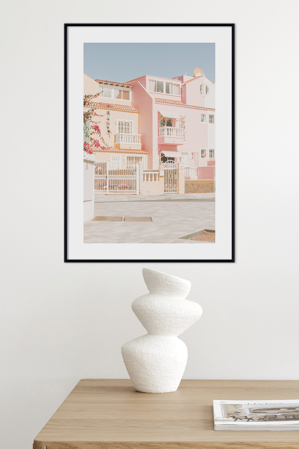 Постер Розовый Фасад с Цветами