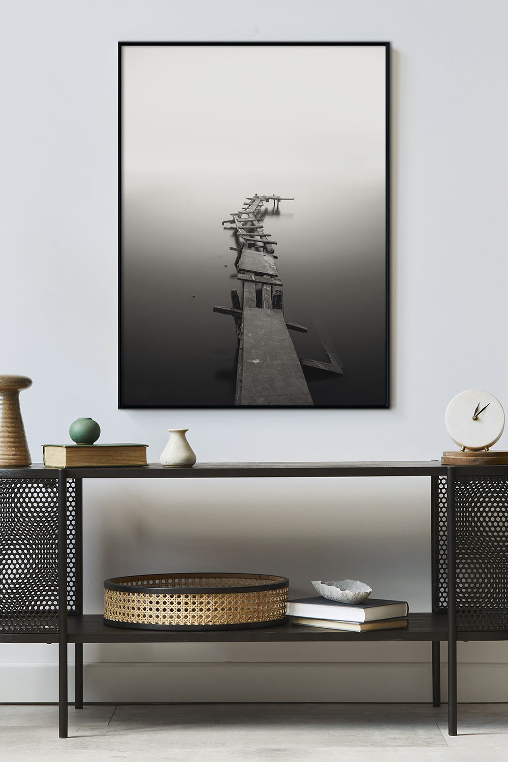 Постер Развалившийся Причал