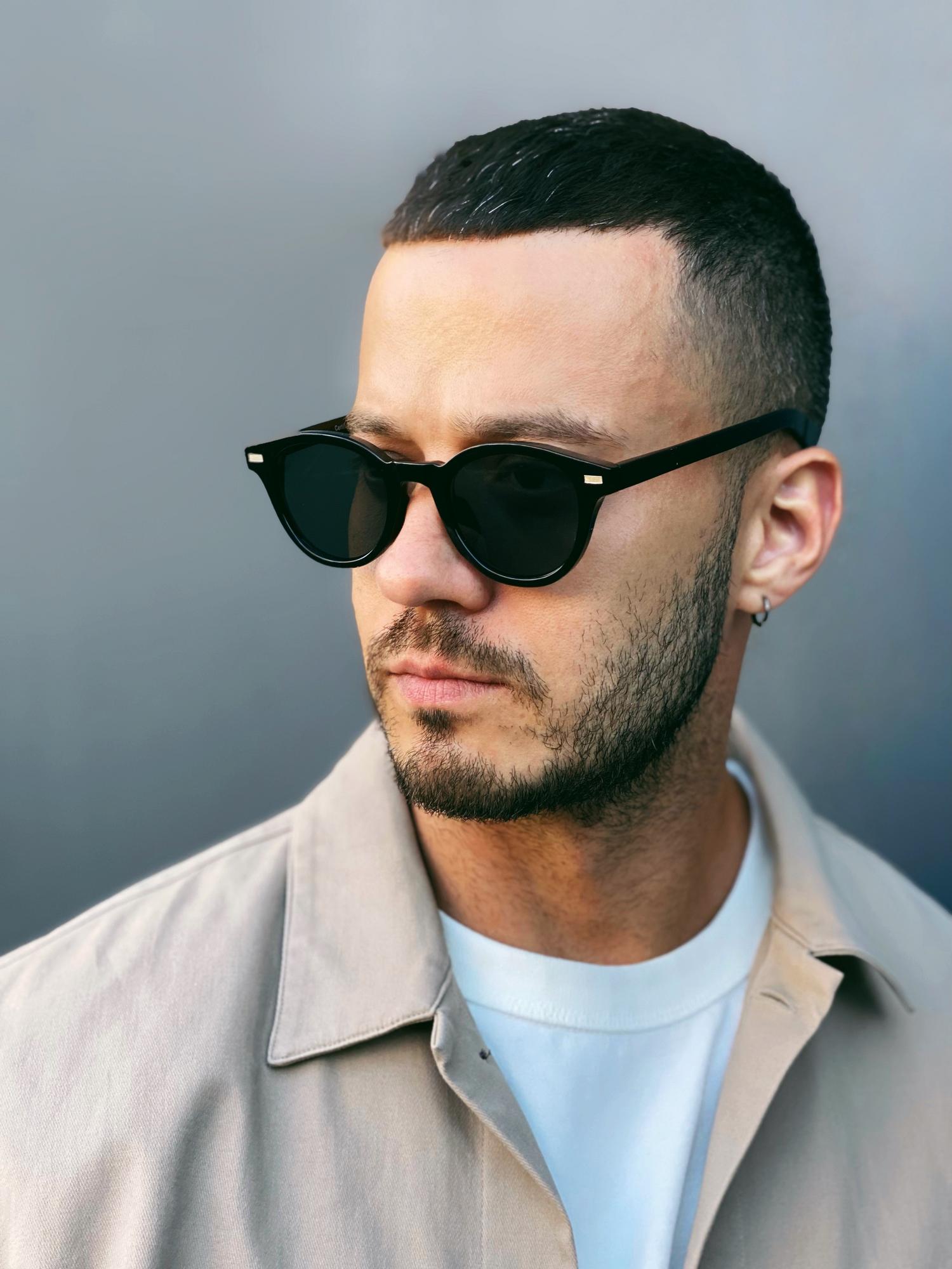 Стильные солнцезащитные очки