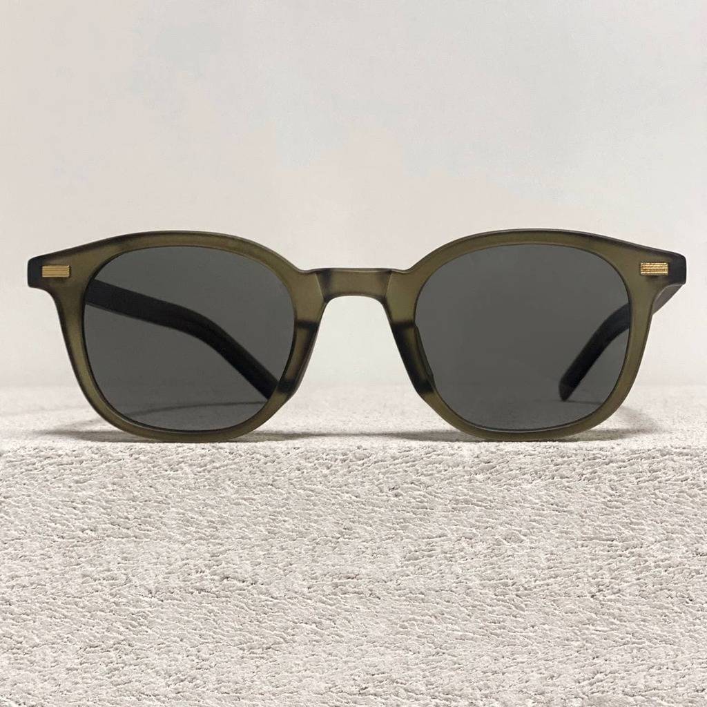 Стильные очки солнцезащитные