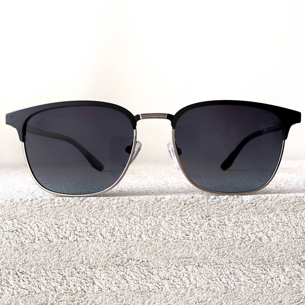 Солнцезащитные очки формы Clubmaster