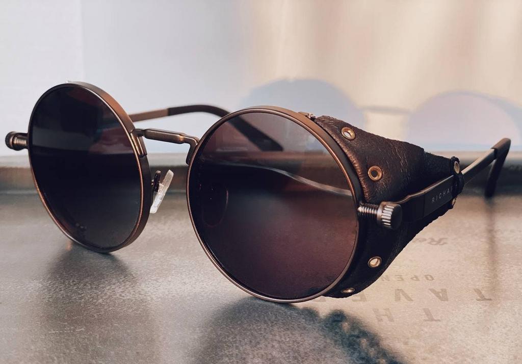 Очки с кожаными шорами