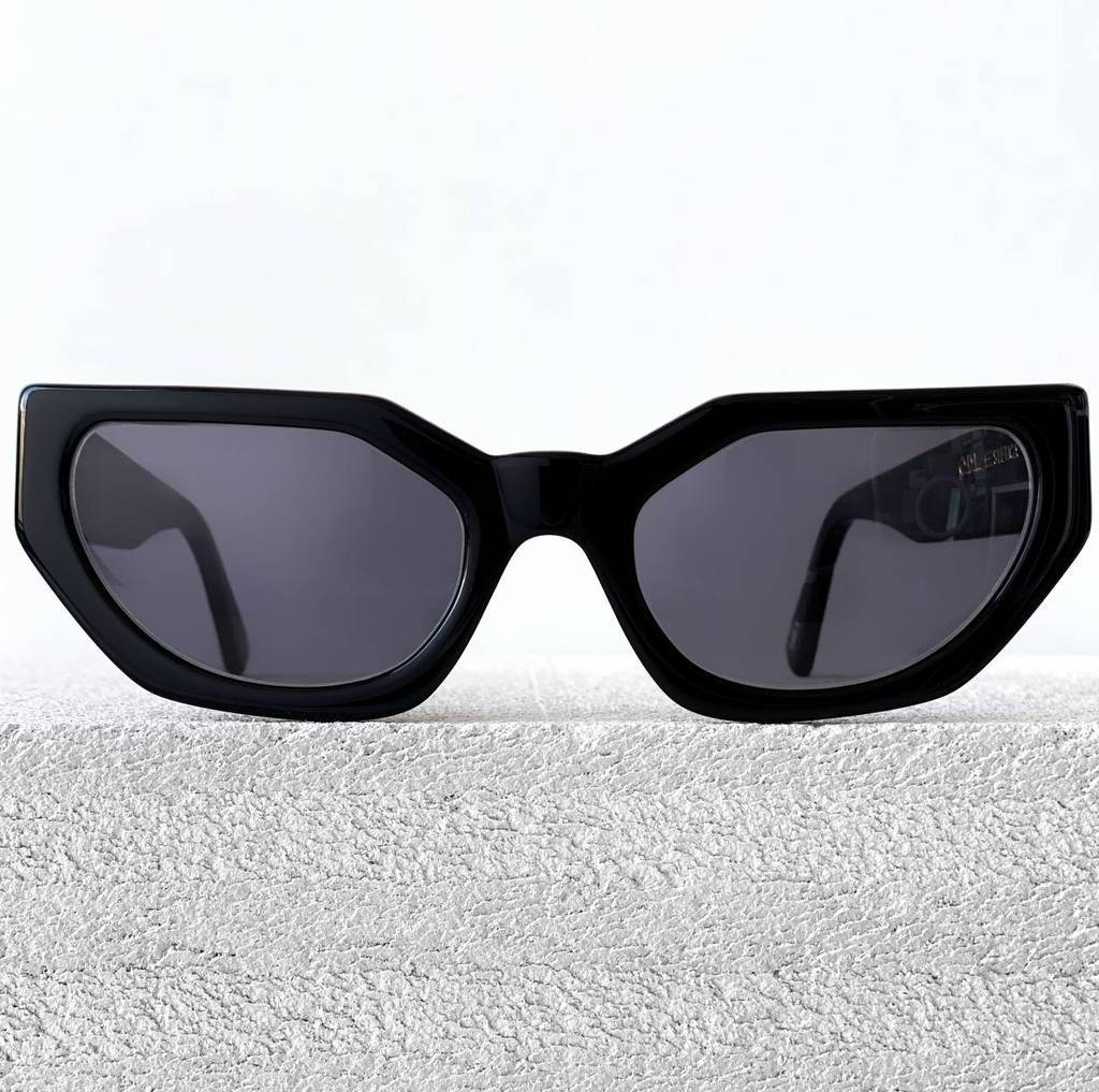 Стильные российские солнцезащитные очки