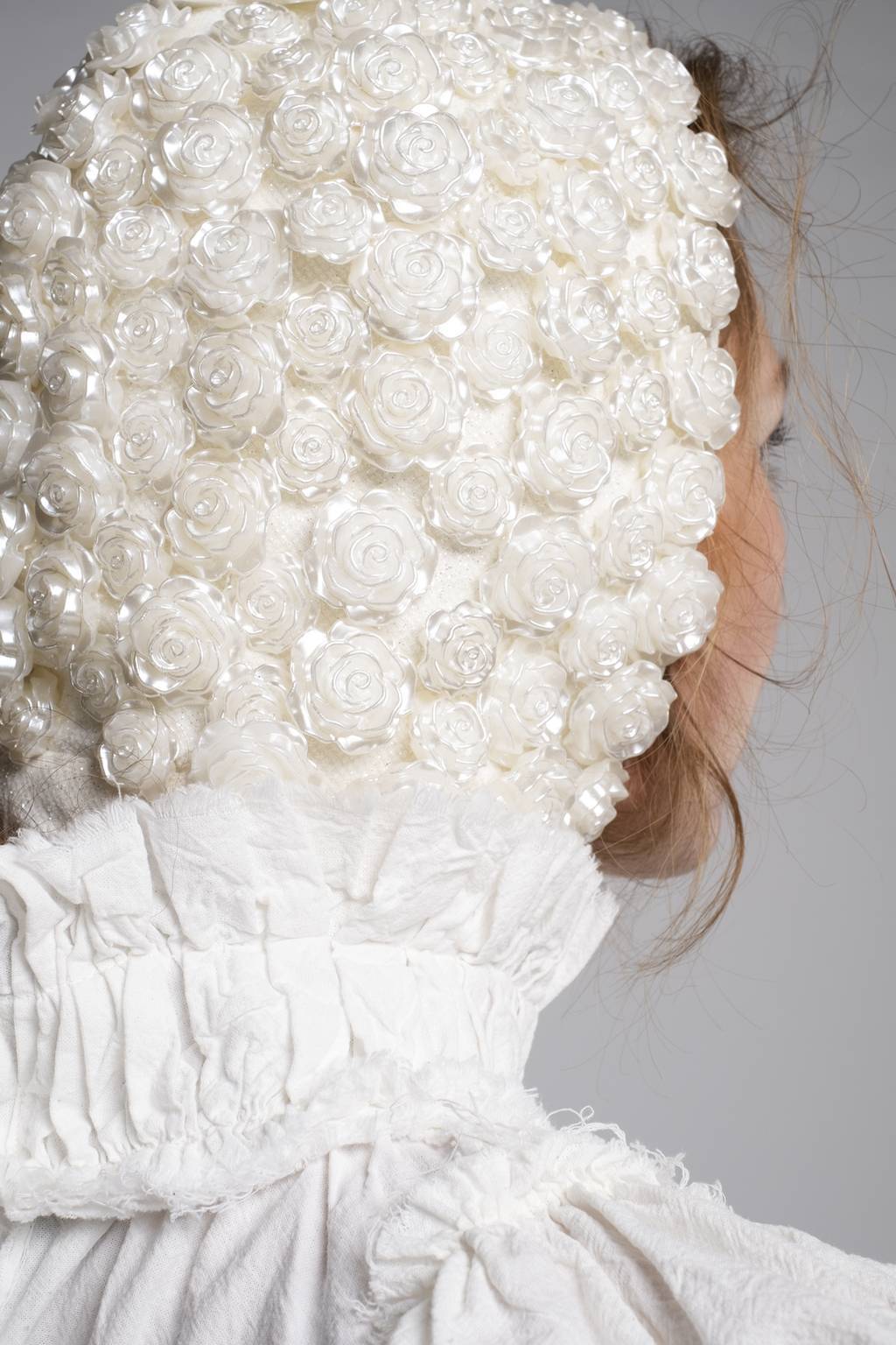 Чепец с розами