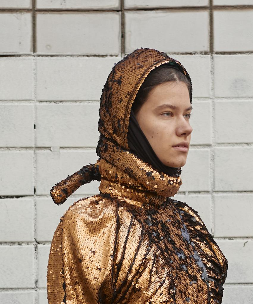 Чепец с пайетками