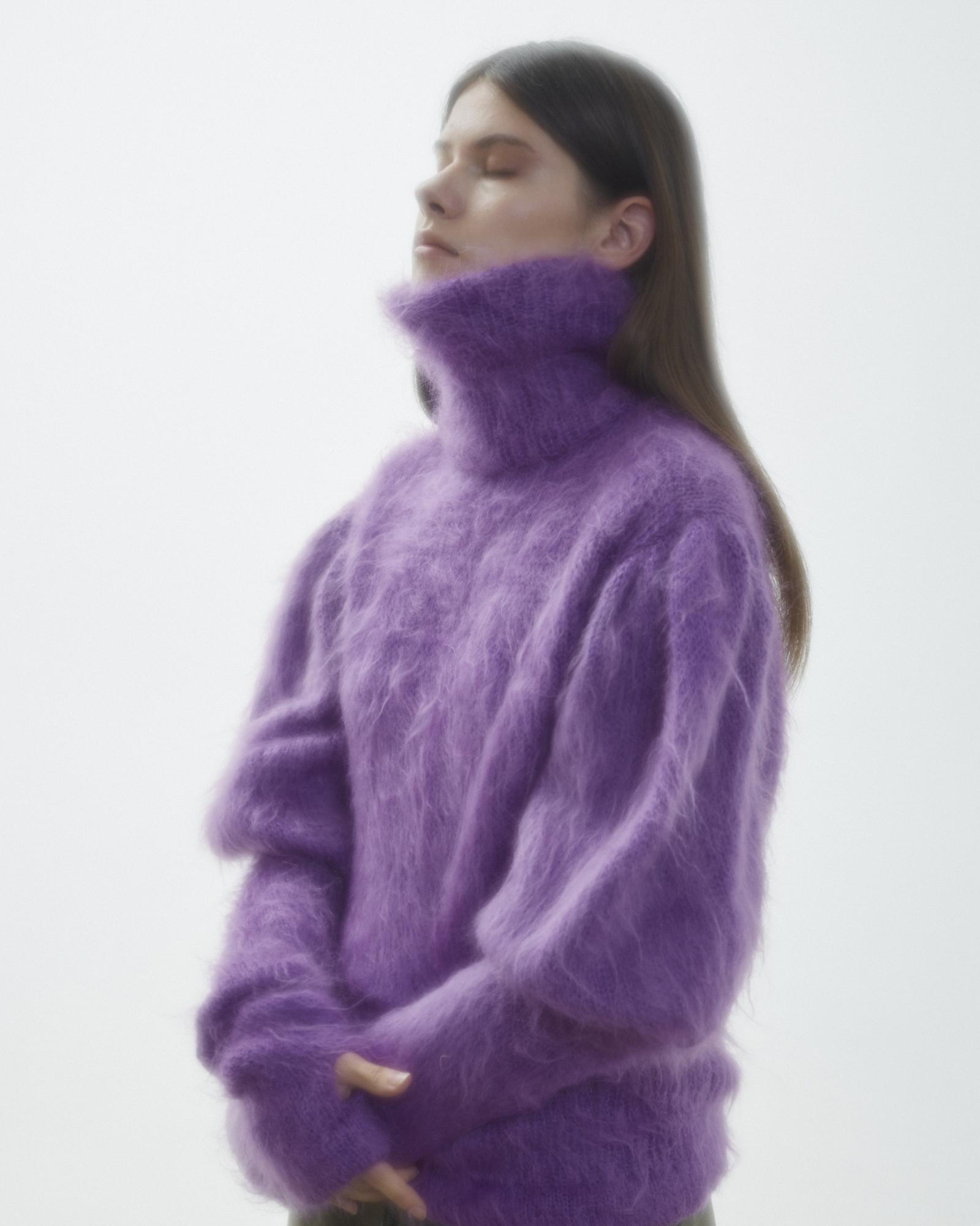 Свитер с буфами