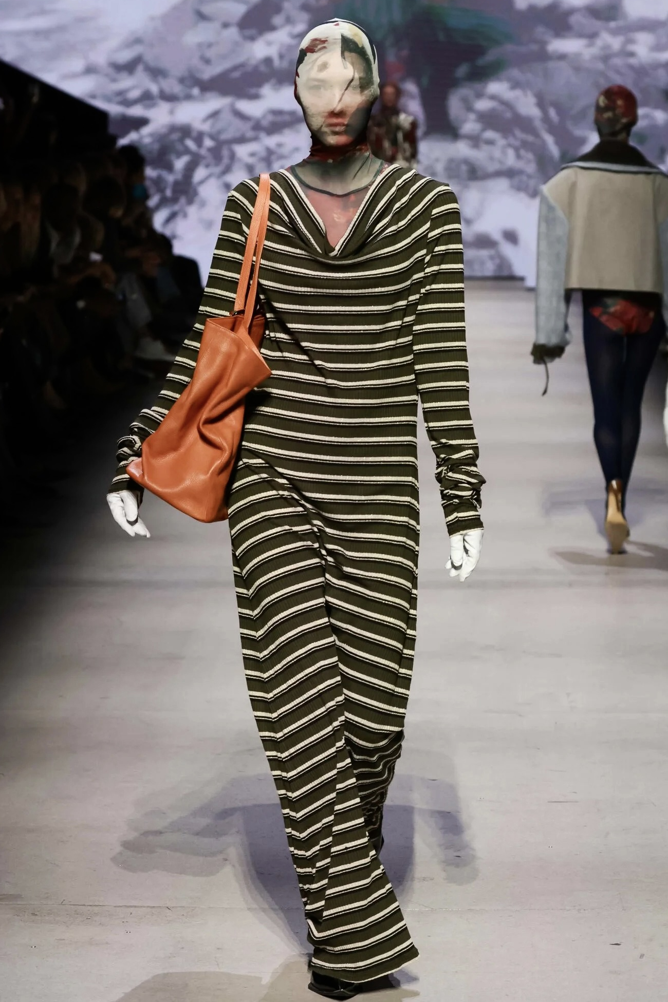 Трикотажное макси-платье