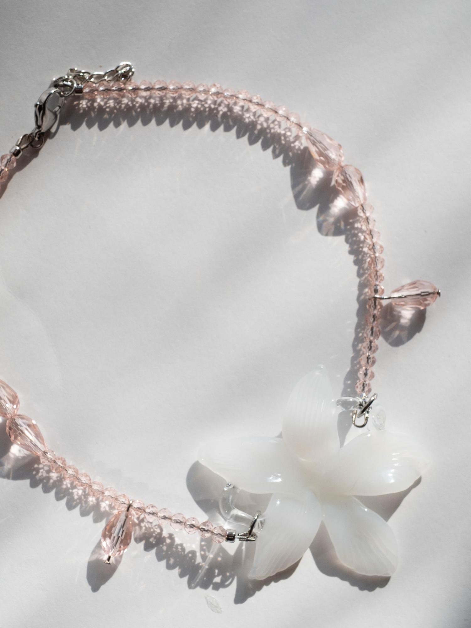 Чокер «Белый цветок»